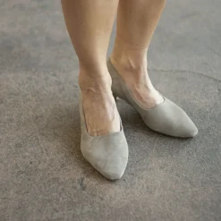 Balagan Czółenka|Virginia Czółenka, Marrone
